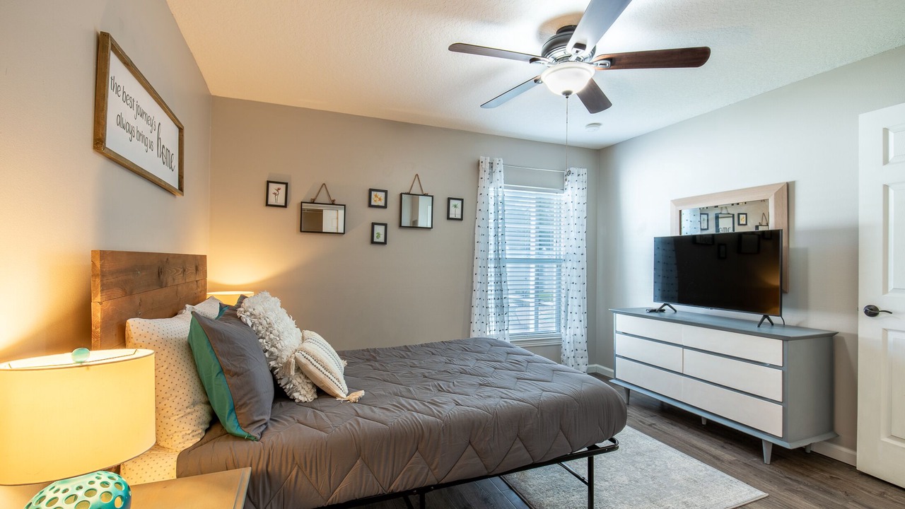 Photo of Bedroom in Vero Lake Estates