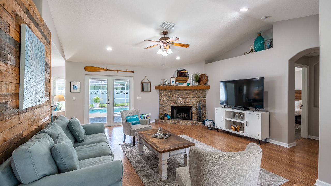 Photo of Livingroom in Vero Lake Estates