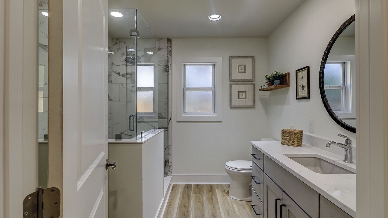 Photo of Bathroom in Folly Field