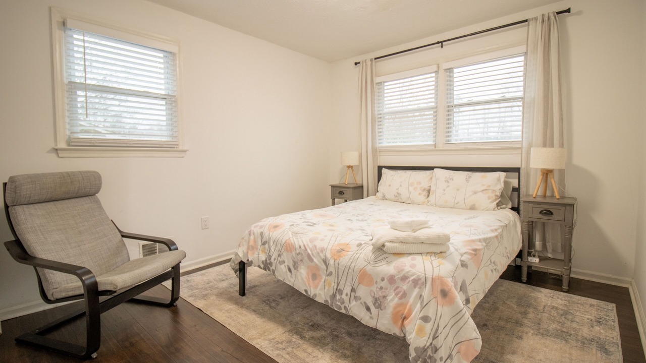 Photo of Bedroom in Taylors
