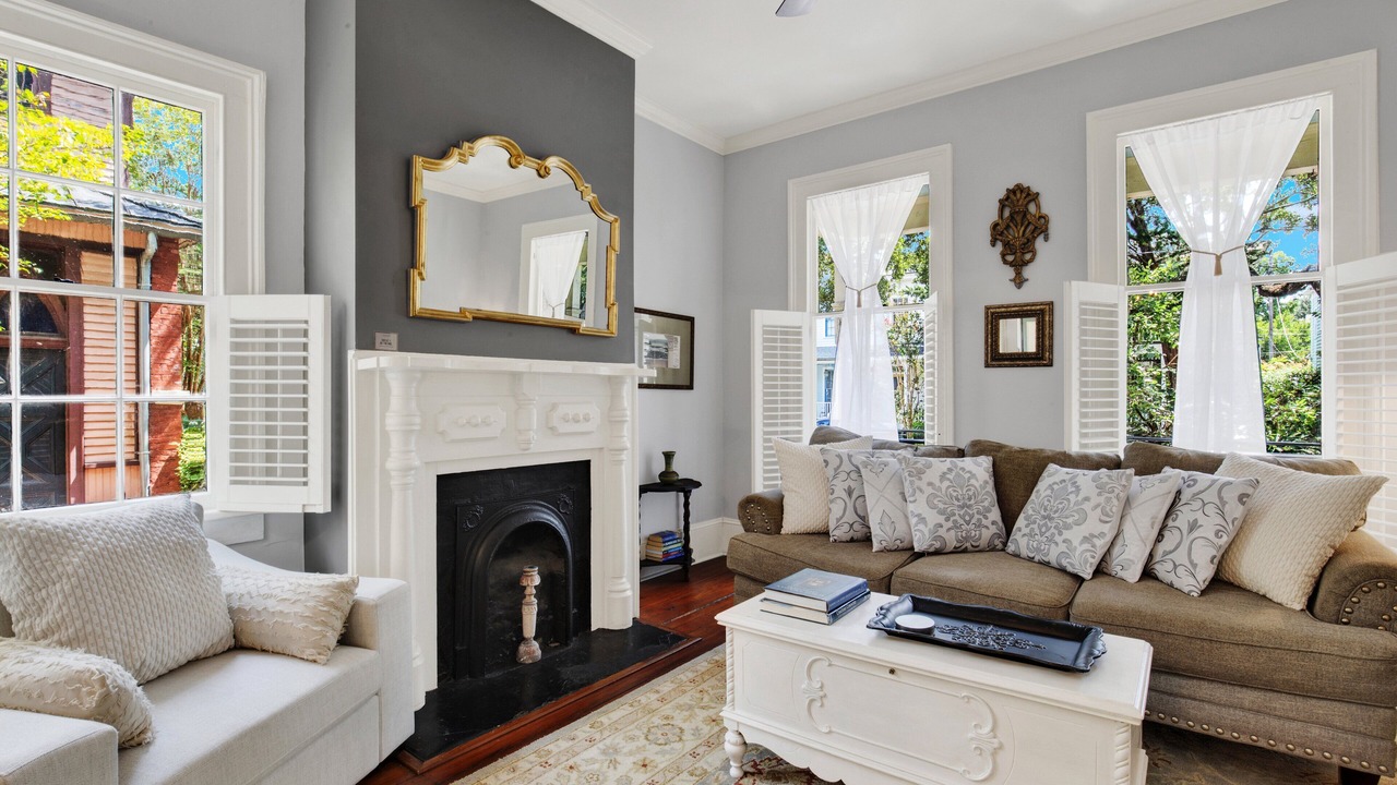 Photo of Livingroom in Savannah Victorian District