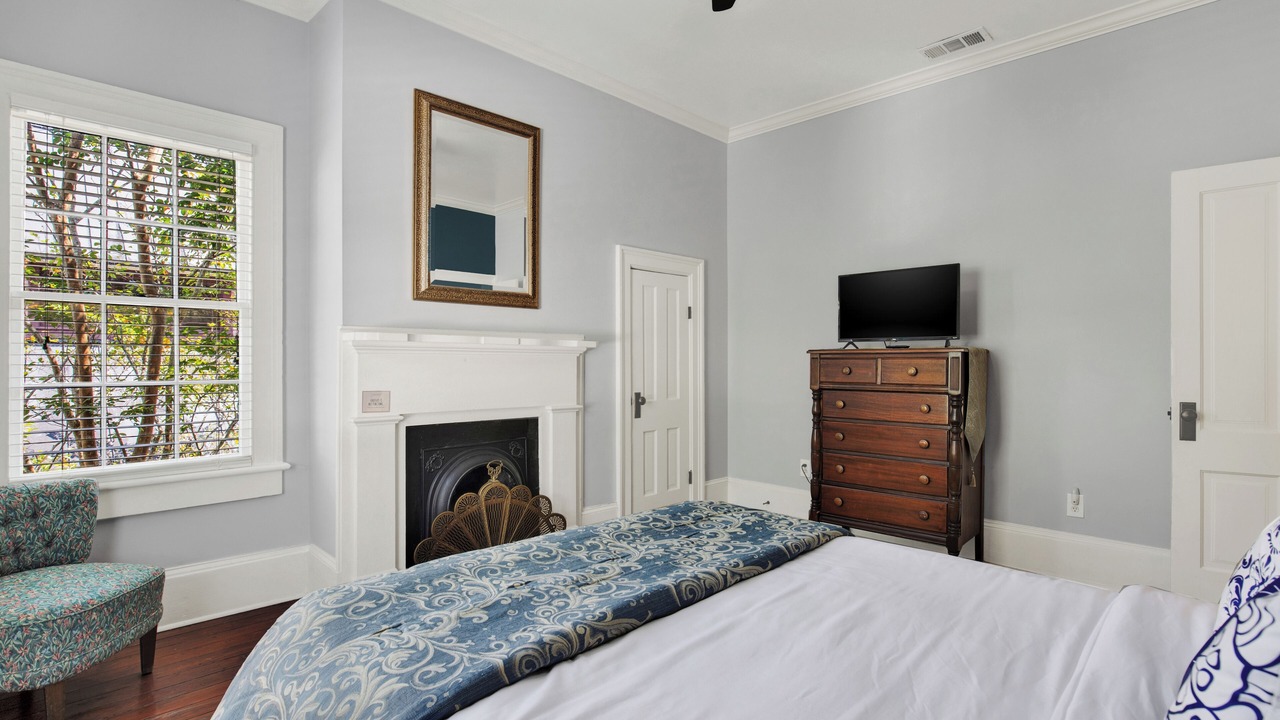 Photo of Bedroom in Savannah Victorian District