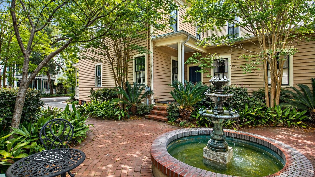 Photo of Patio Balcony in Savannah Victorian District