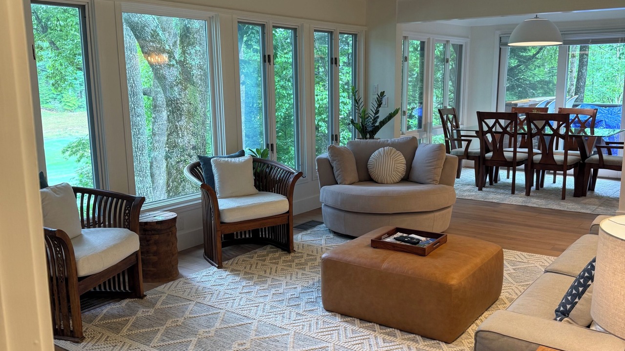 Photo of Livingroom in Lake Toxaway