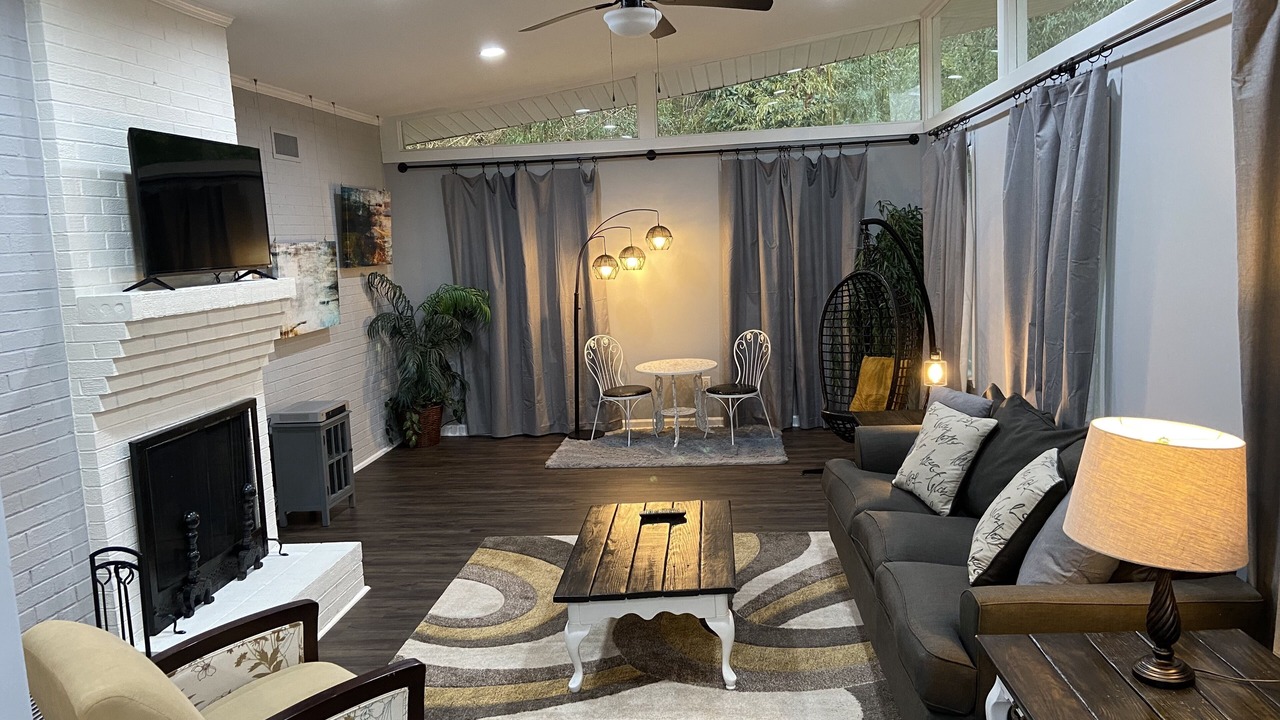 Photo of Livingroom in Clemson