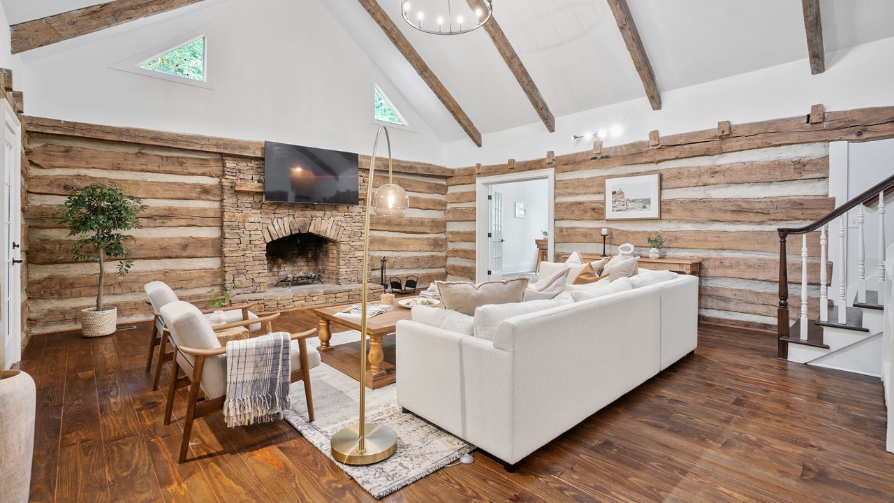 Photo of Livingroom in Jackson County