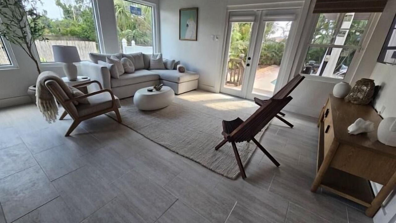 Photo of Livingroom in Shore Acres