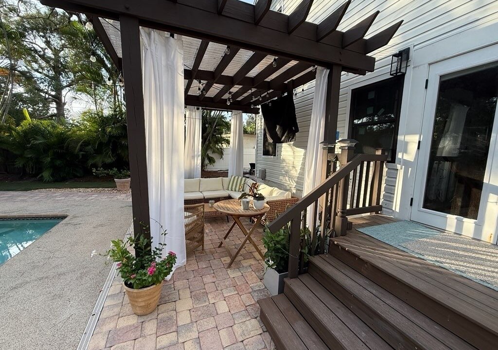 Photo of Patio Balcony in Shore Acres