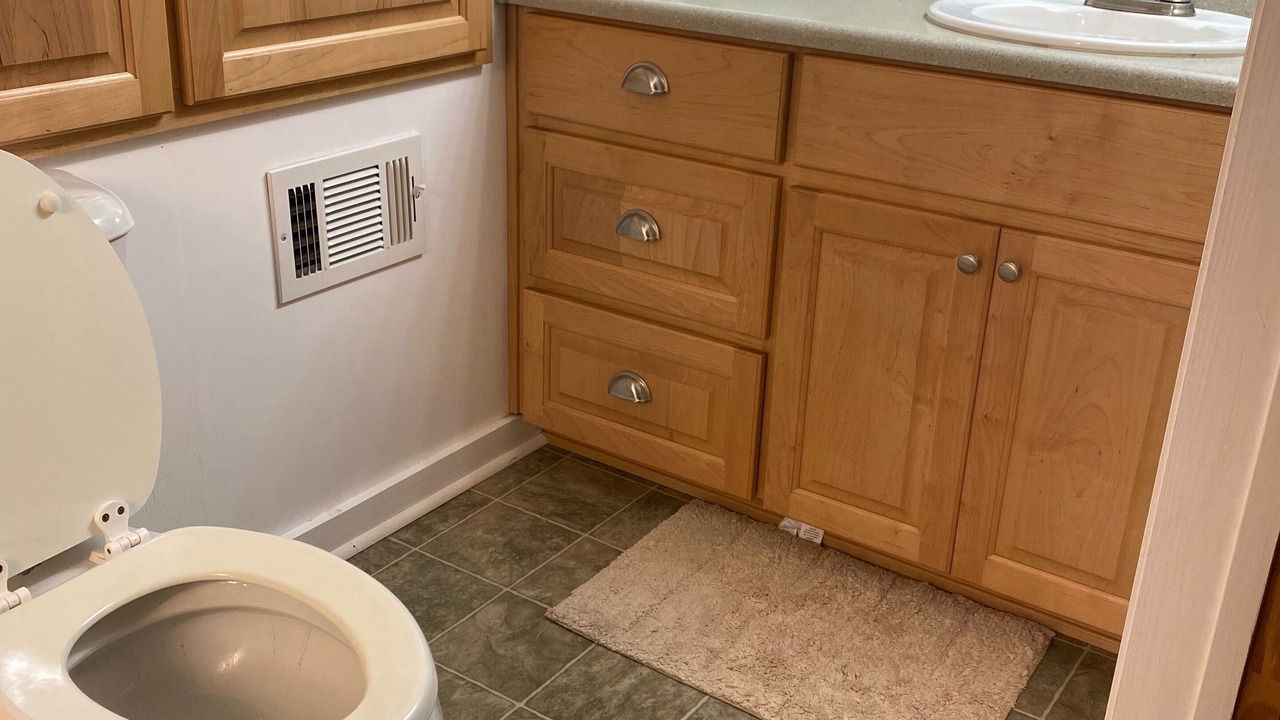 Photo of Bathroom in Appling County