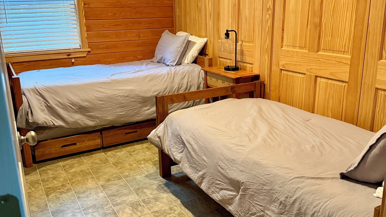 Photo of Bedroom in Appling County