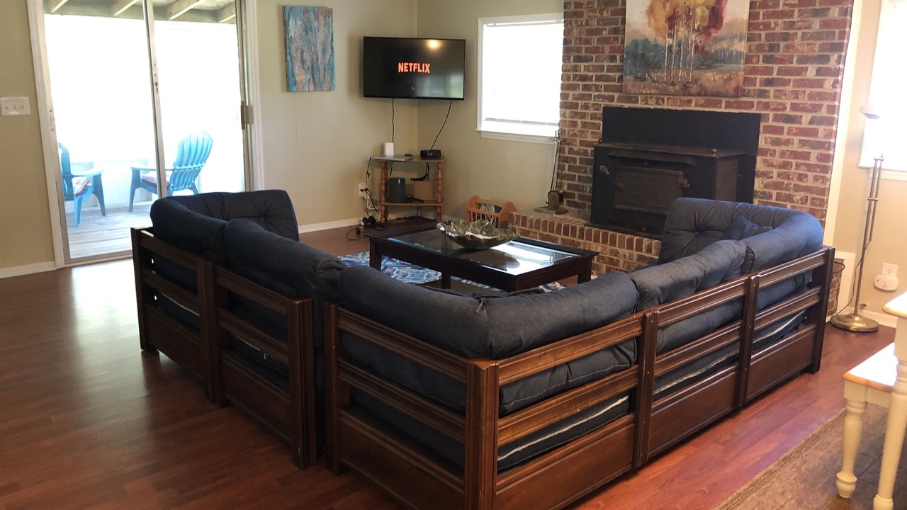 Photo of Livingroom in Saluda