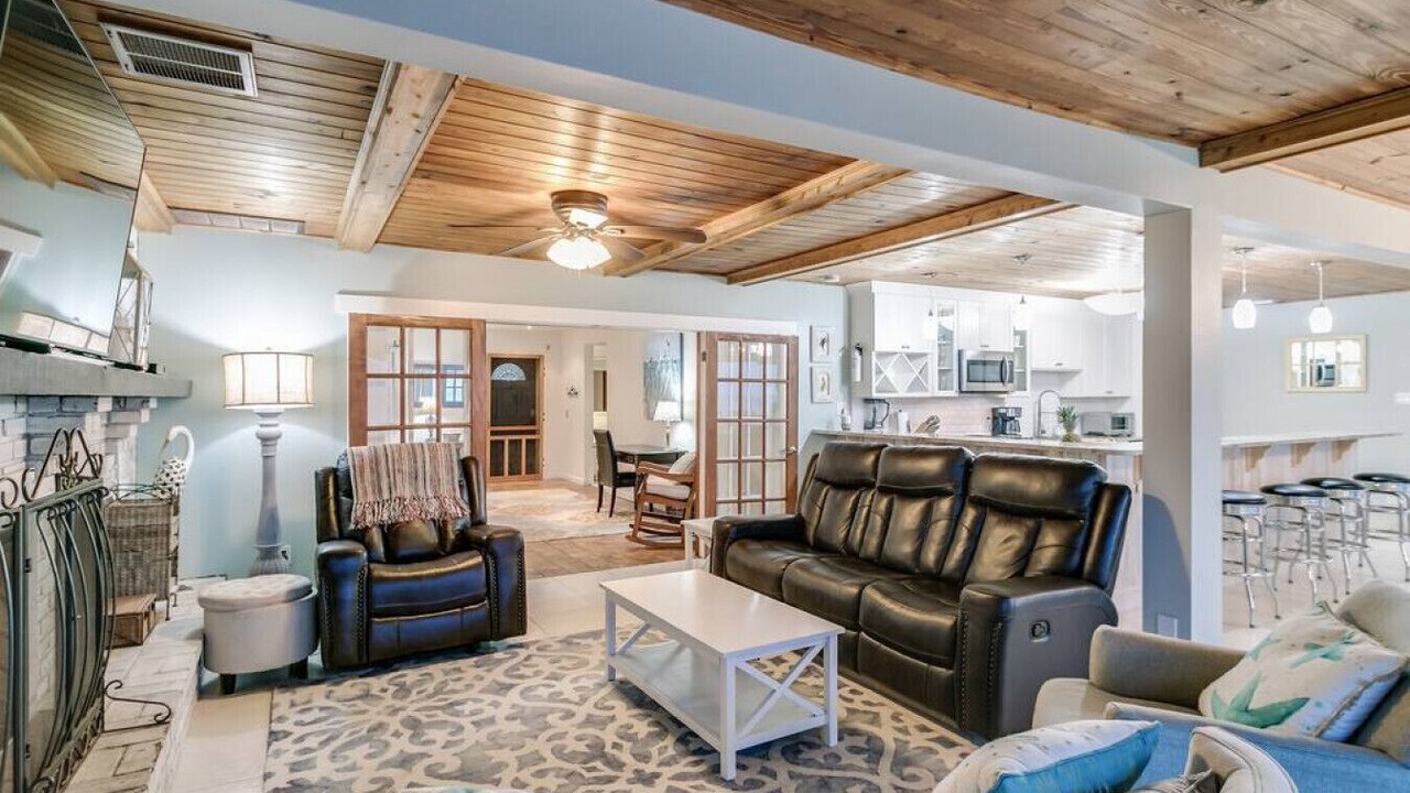 Photo of Livingroom in Floridana Beach
