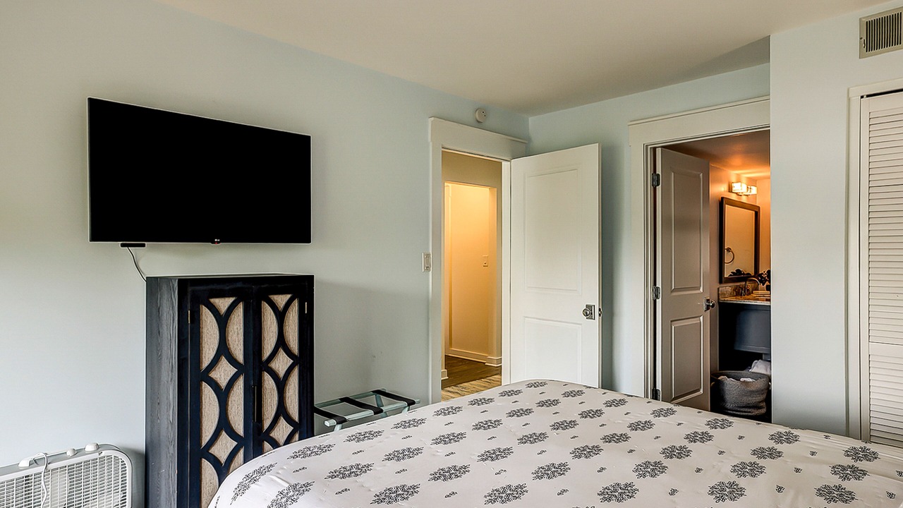 Photo of Bedroom in Shelter Cove