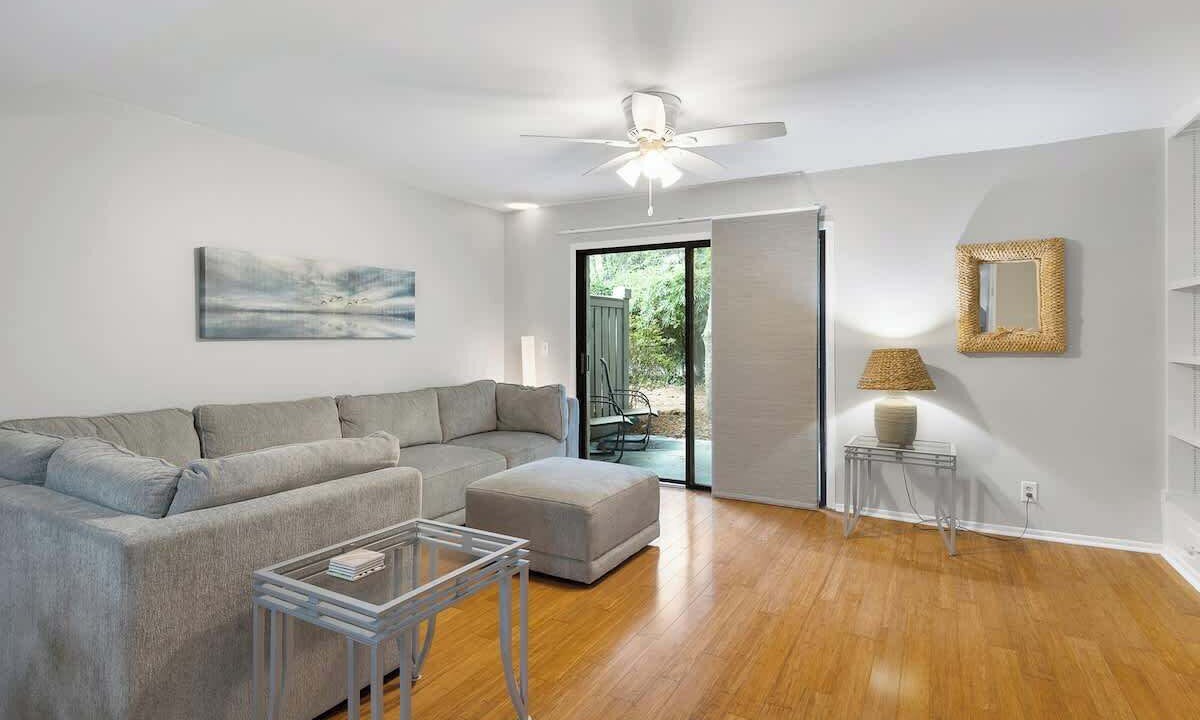 Photo of Livingroom in Folly Field