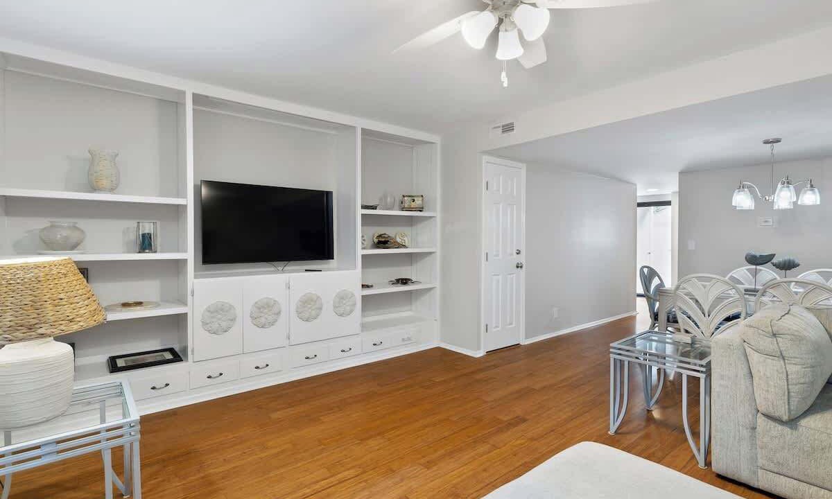 Photo of Livingroom in Folly Field