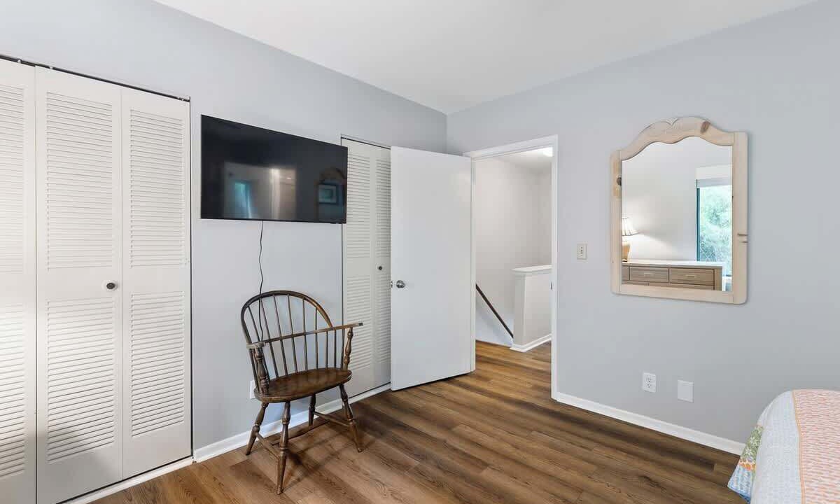 Photo of Bedroom in Folly Field