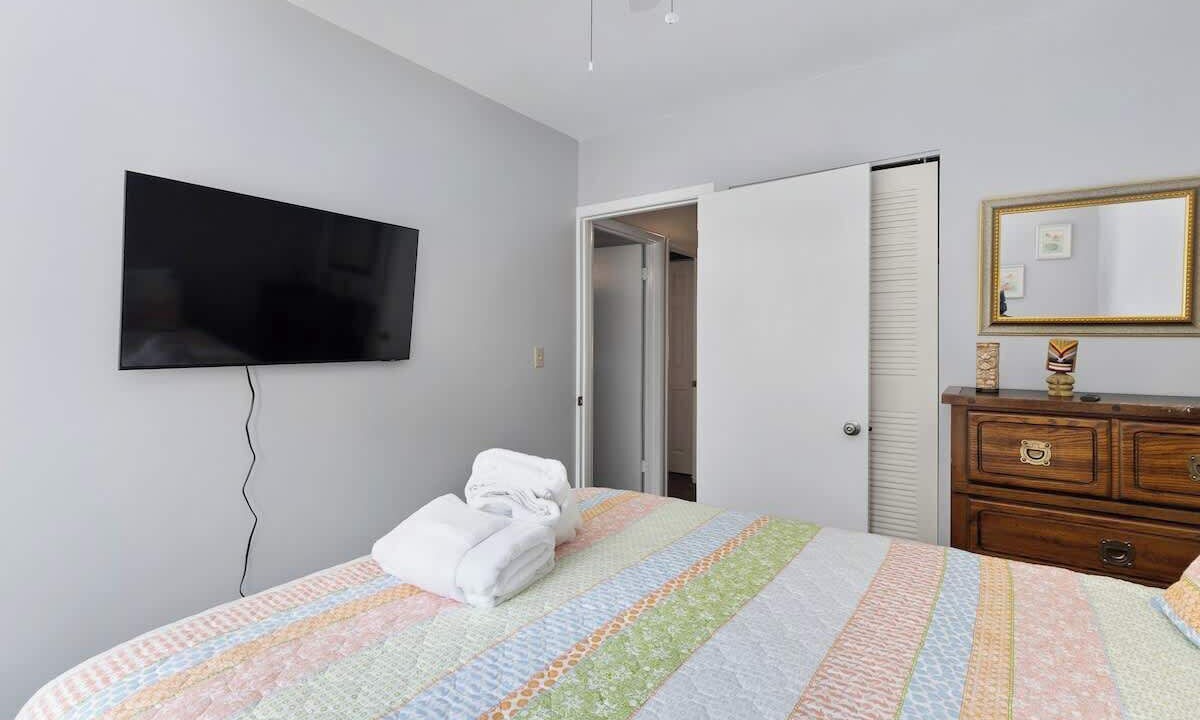 Photo of Bedroom in Folly Field