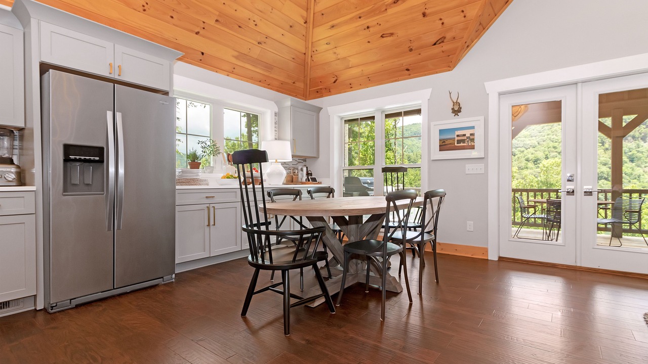 Photo of Livingroom in Bear Lake Reserve