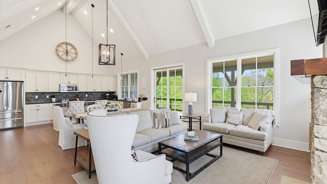 Photo of Livingroom in Bear Lake Reserve