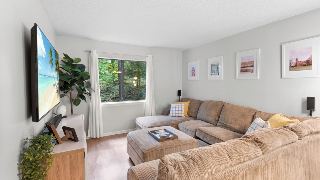 Photo of Livingroom in Clemson