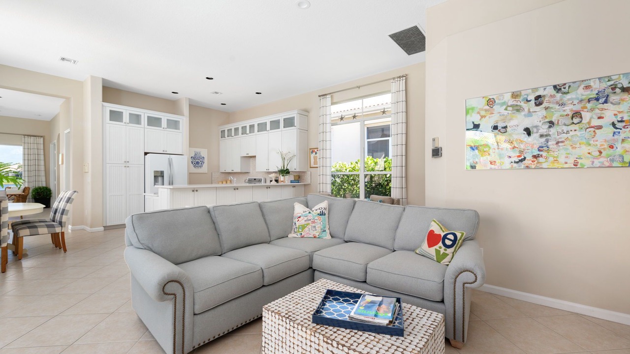 Photo of Livingroom in Marbrisa