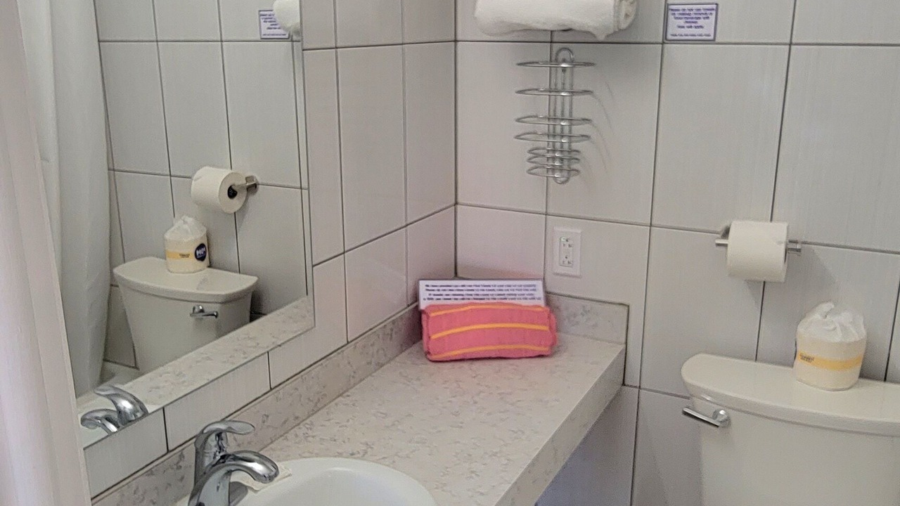 Photo of Bathroom in Treasure Island