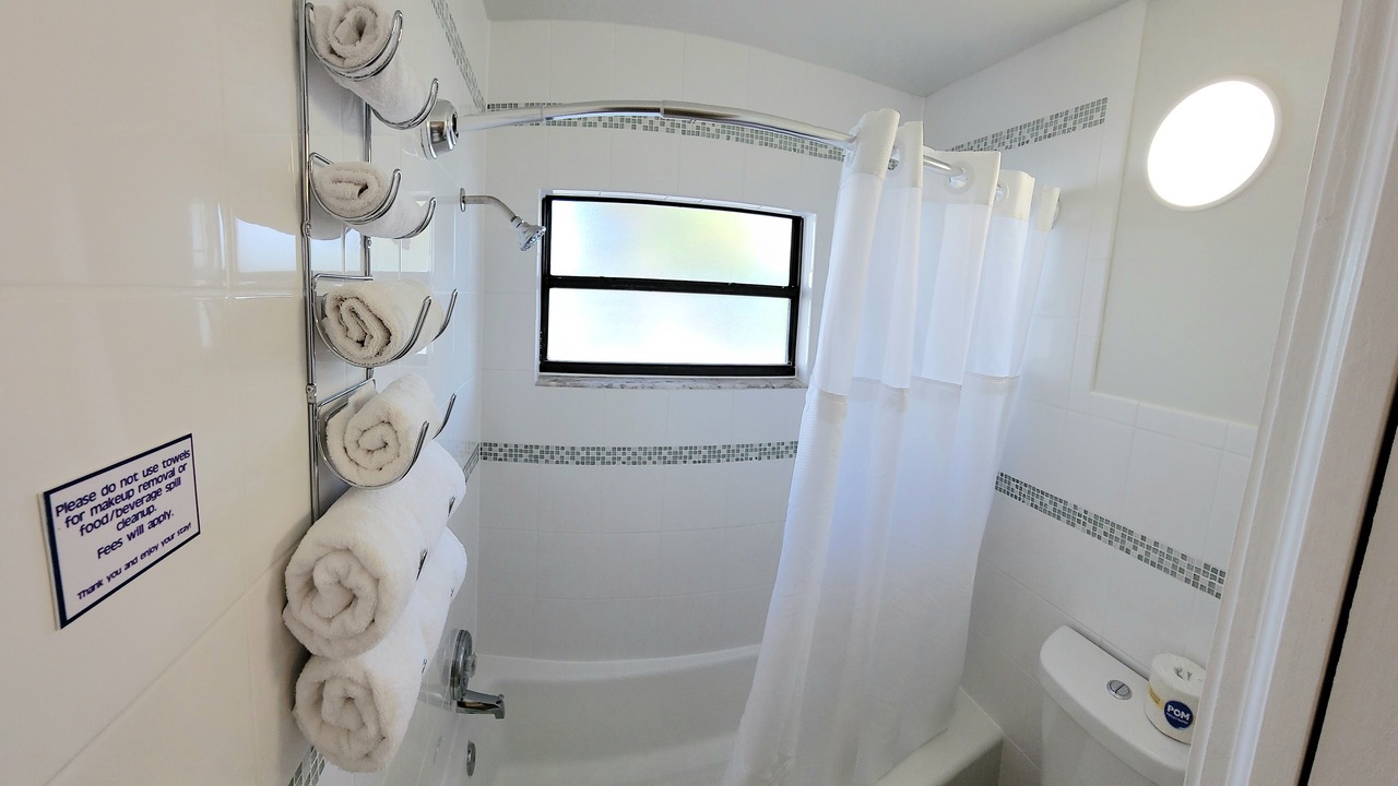Photo of Bathroom in Treasure Island