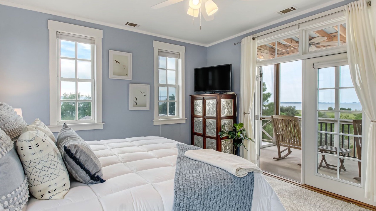 Photo of Bedroom in Tybee Island