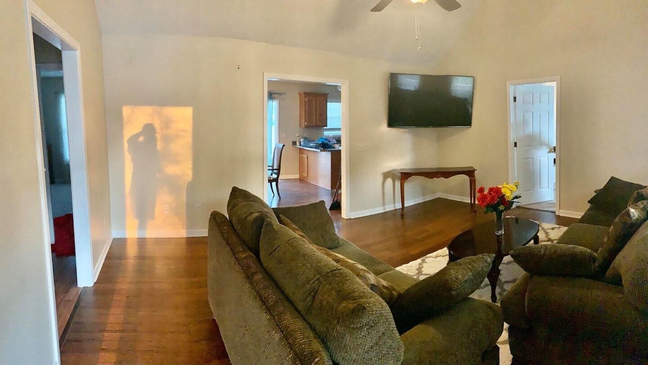 Photo of Livingroom in Oakland