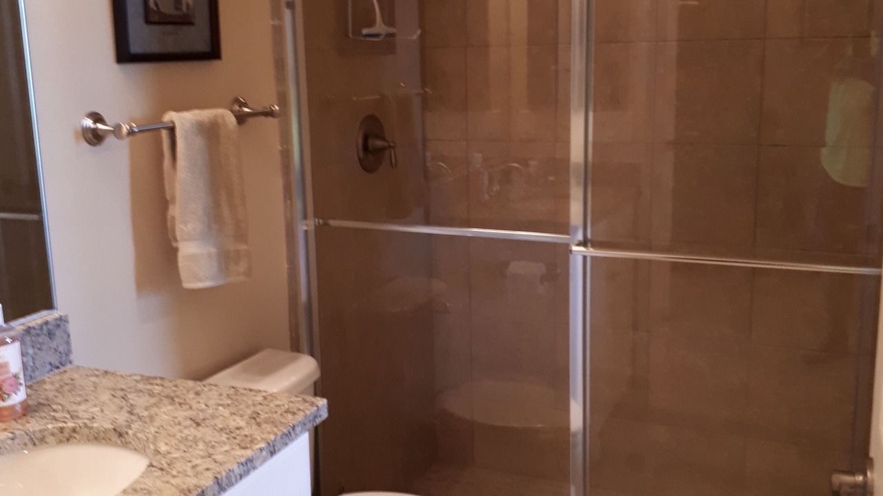 Photo of Bathroom in Trafalgar