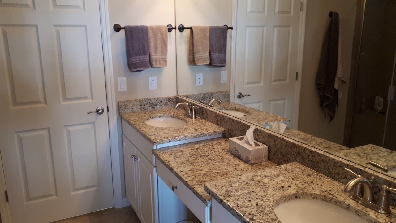 Photo of Bathroom in Trafalgar