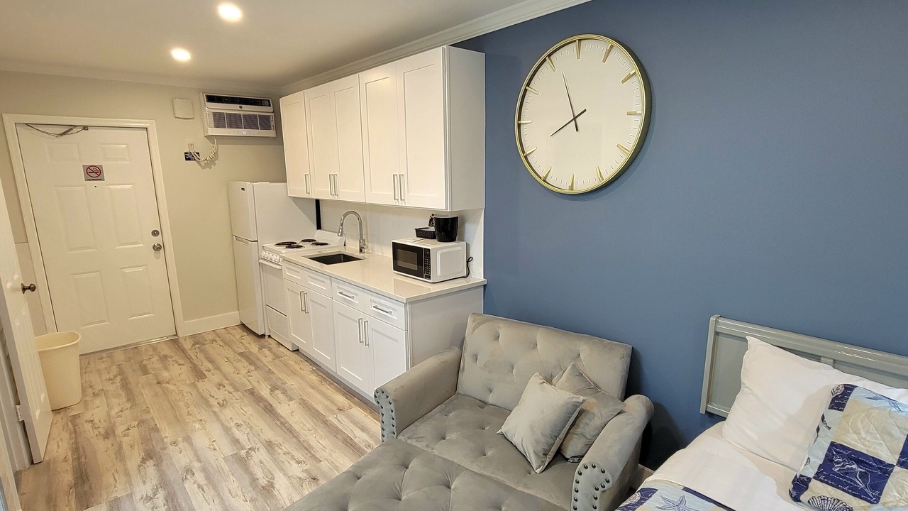 Photo of Livingroom in Treasure Island