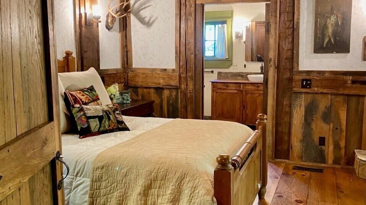 Photo of Bedroom in Cullowhee