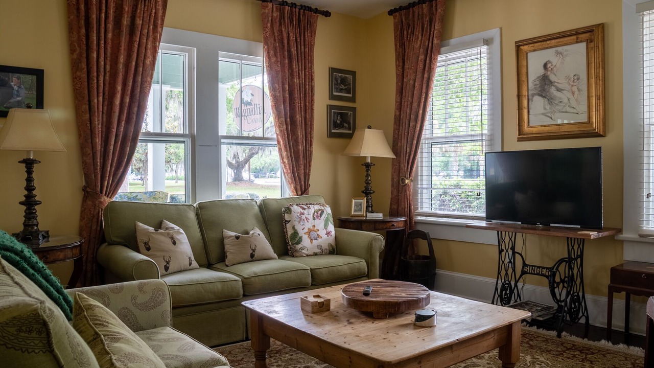 Photo of Livingroom in Uptown