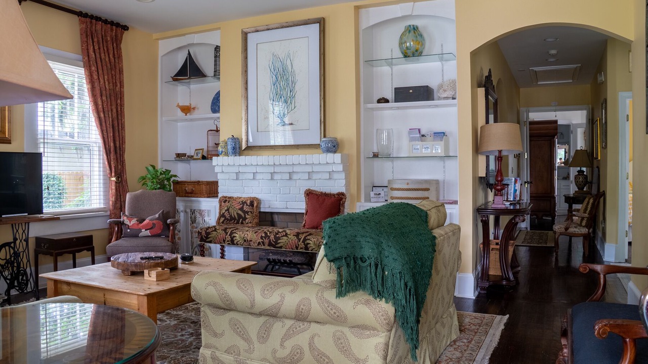 Photo of Livingroom in Uptown