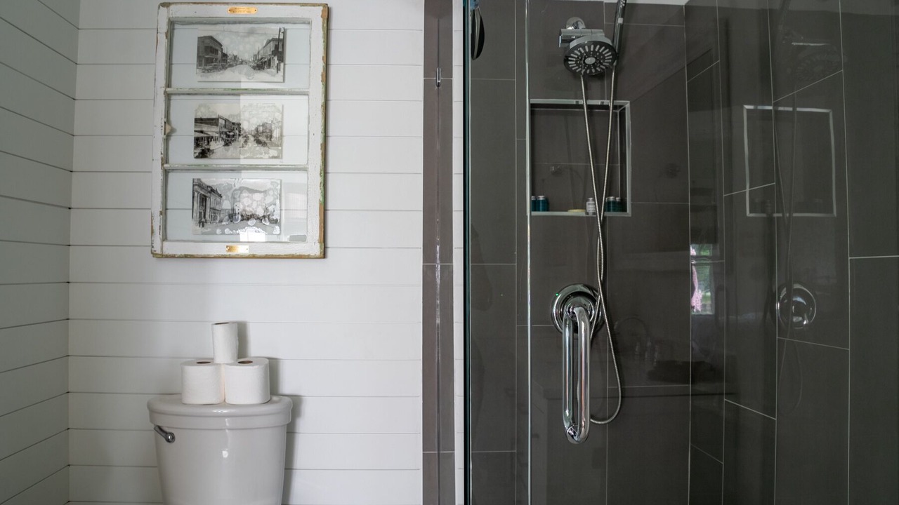 Photo of Bathroom in Uptown