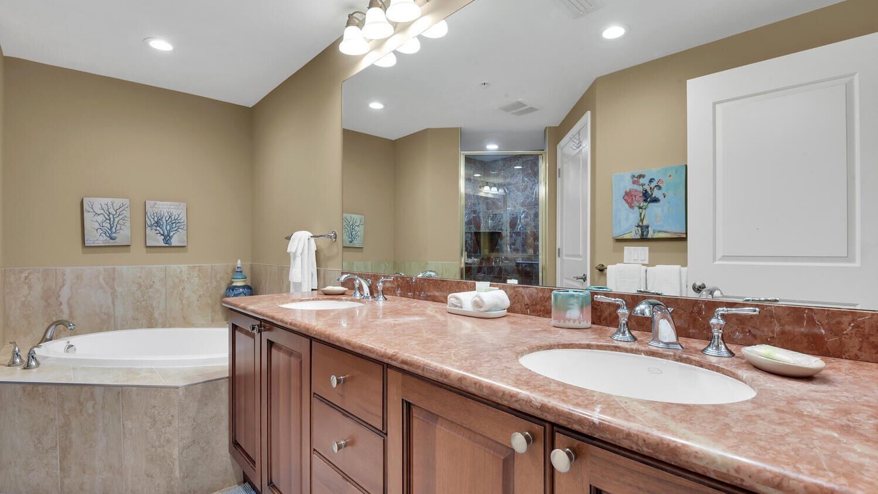 Photo of Bathroom in Royal Harbor