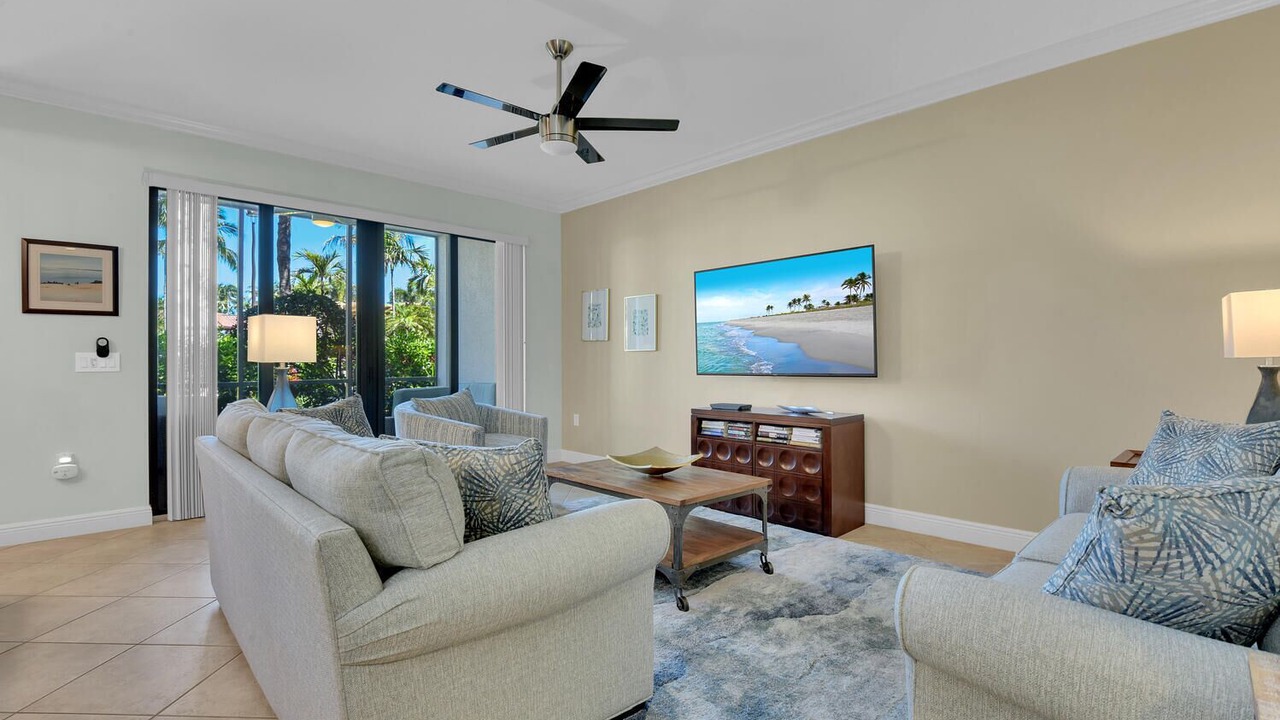 Photo of Livingroom in Royal Harbor