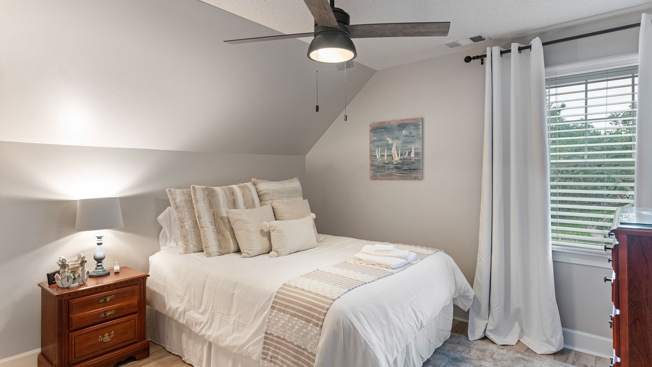 Photo of Bedroom in Burnside Island