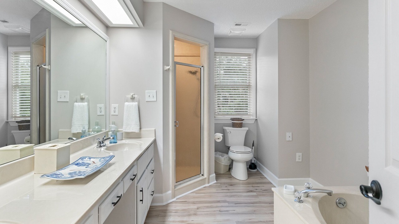 Photo of Bathroom in Burnside Island