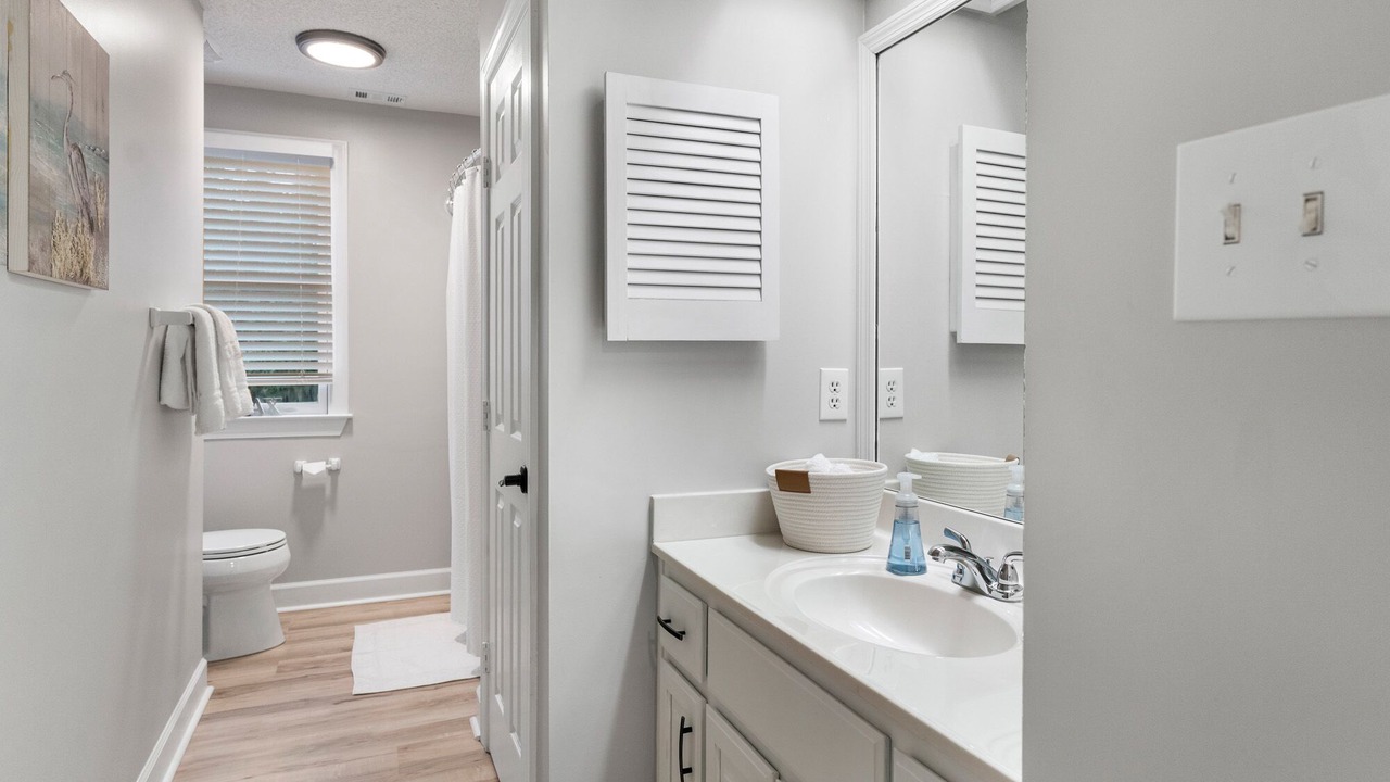 Photo of Bathroom in Burnside Island