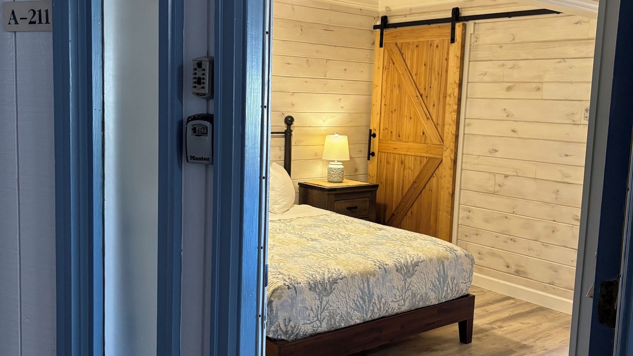 Photo of Bedroom in Folly Field
