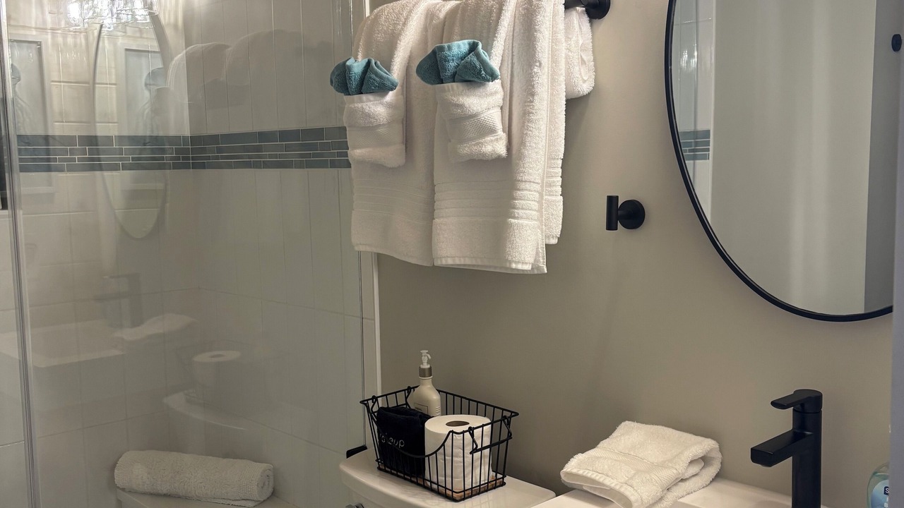 Photo of Bathroom in Folly Field