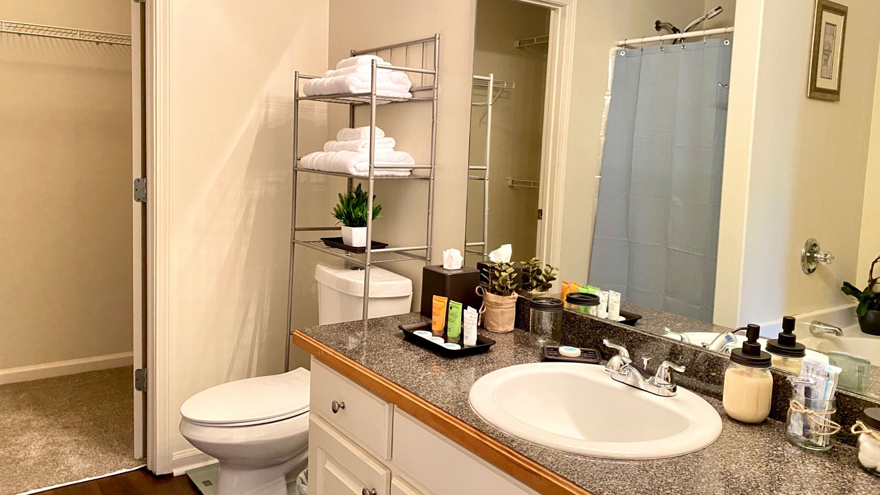 Photo of Bathroom in Winder