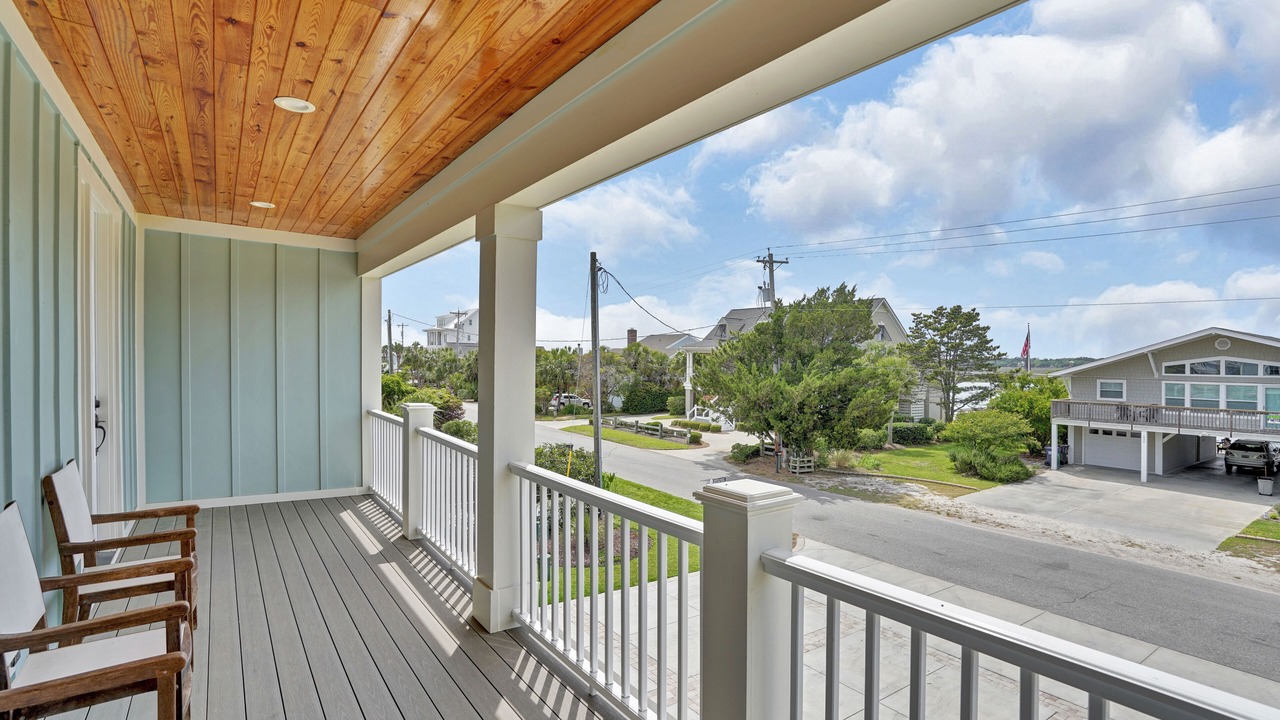 Photo of Patio Balcony in Inlet Harbour