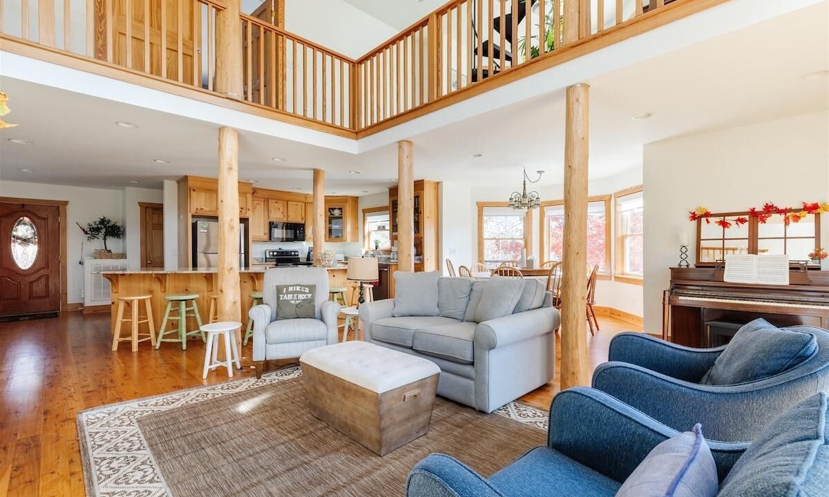 Photo of Livingroom in Pickens