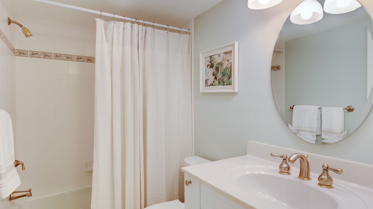 Photo of Bathroom in Central Beach