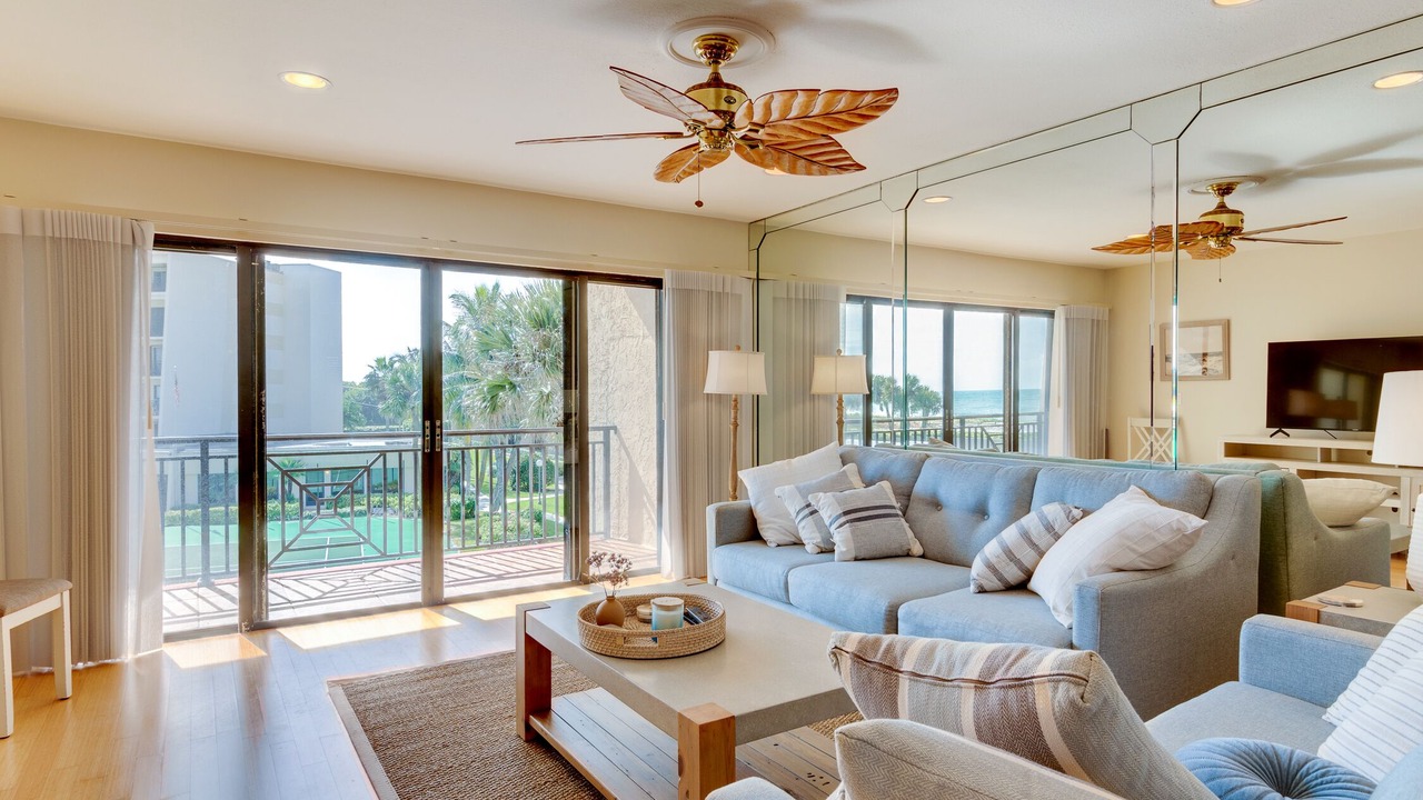 Photo of Livingroom in Central Beach