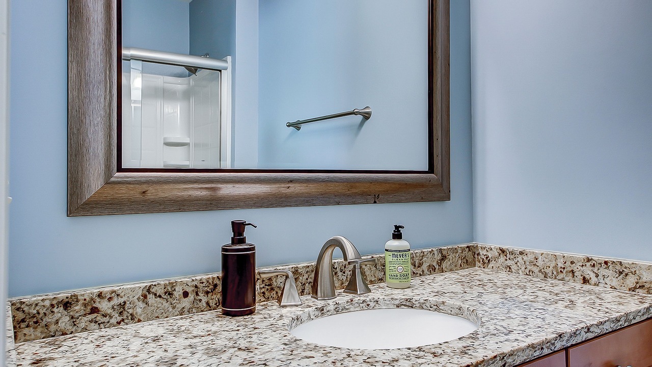 Photo of Bathroom in Folly Field