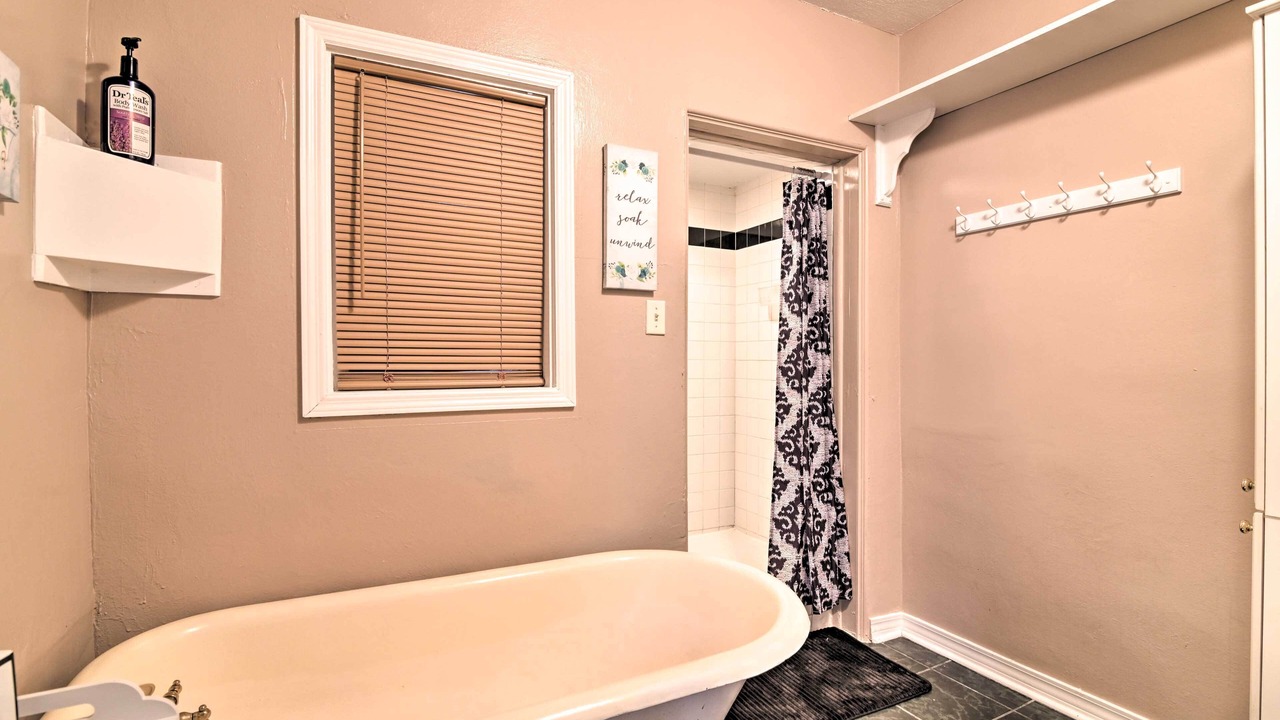 Photo of Bathroom in Auburndale